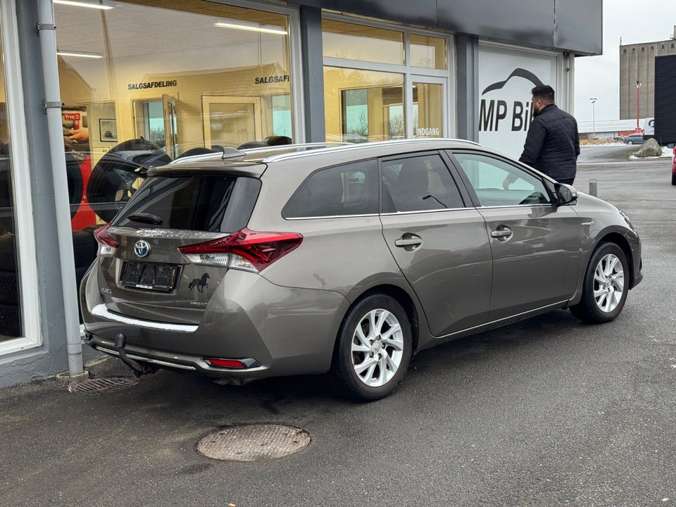 Toyota Auris 1,8 Hybrid H2 Comfort Touring Sports CVT 5d