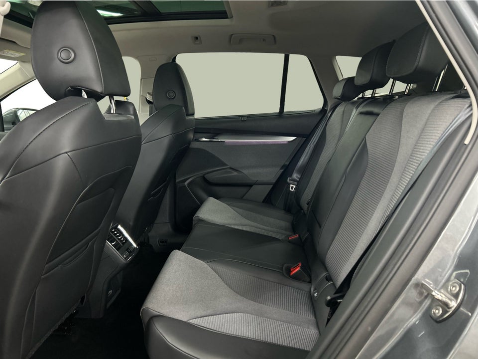 Skoda Enyaq 85 iV Loft Maxx 5d