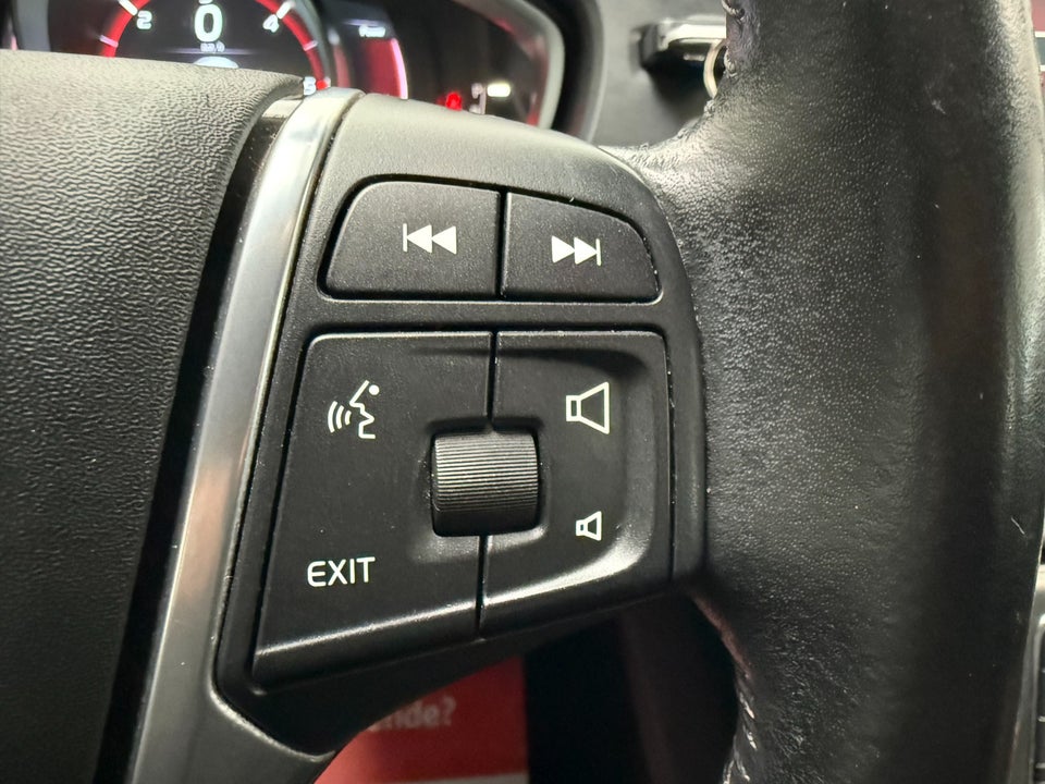 Volvo V40 CC 2,0 D3 150 Momentum aut. 5d