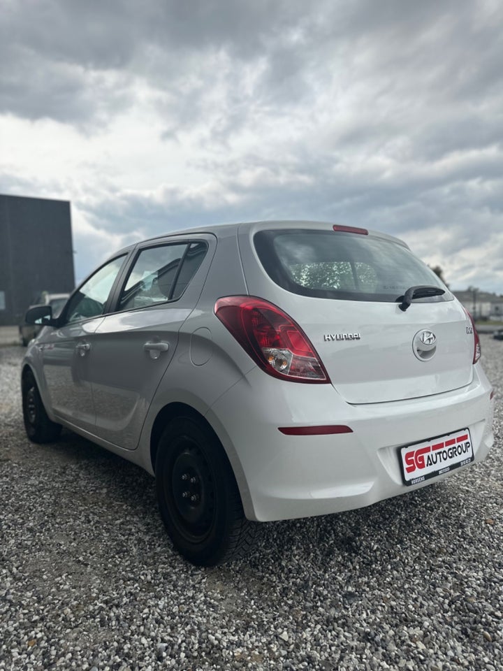 Hyundai i20 1,4 Premium 5d