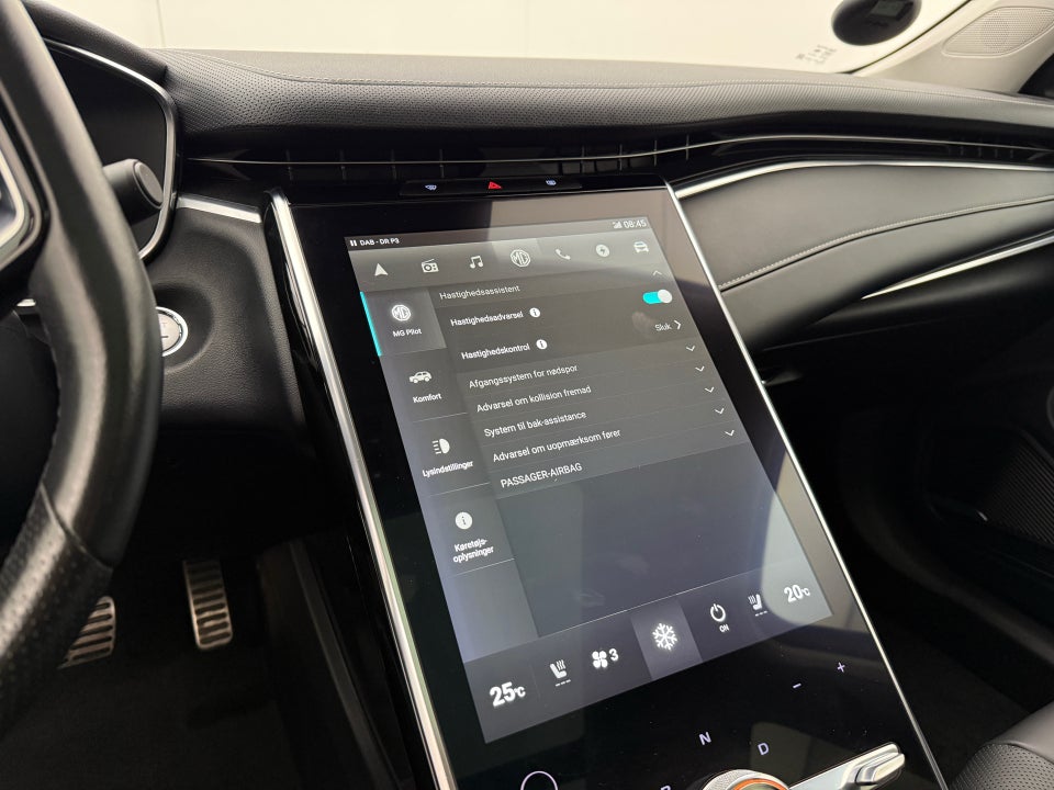 MG Marvel R Luxury 5d