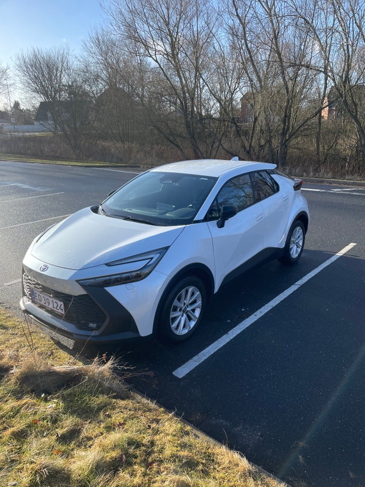 Toyota C-HR 2,0 Hybrid Style 5d