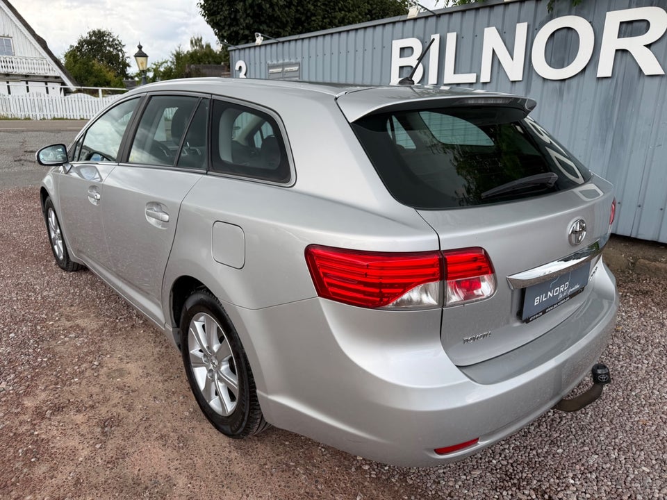 Toyota Avensis 1,6 VVT-i Limited stc. 5d