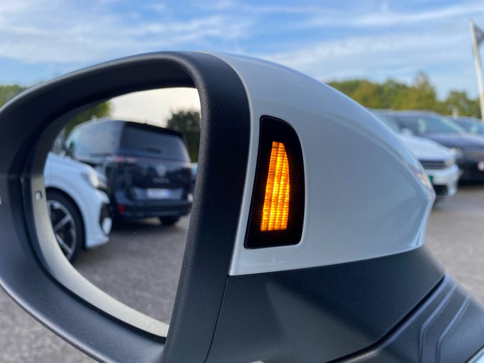 VW Golf VIII 2,0 TDi 150 Style DSG 5d