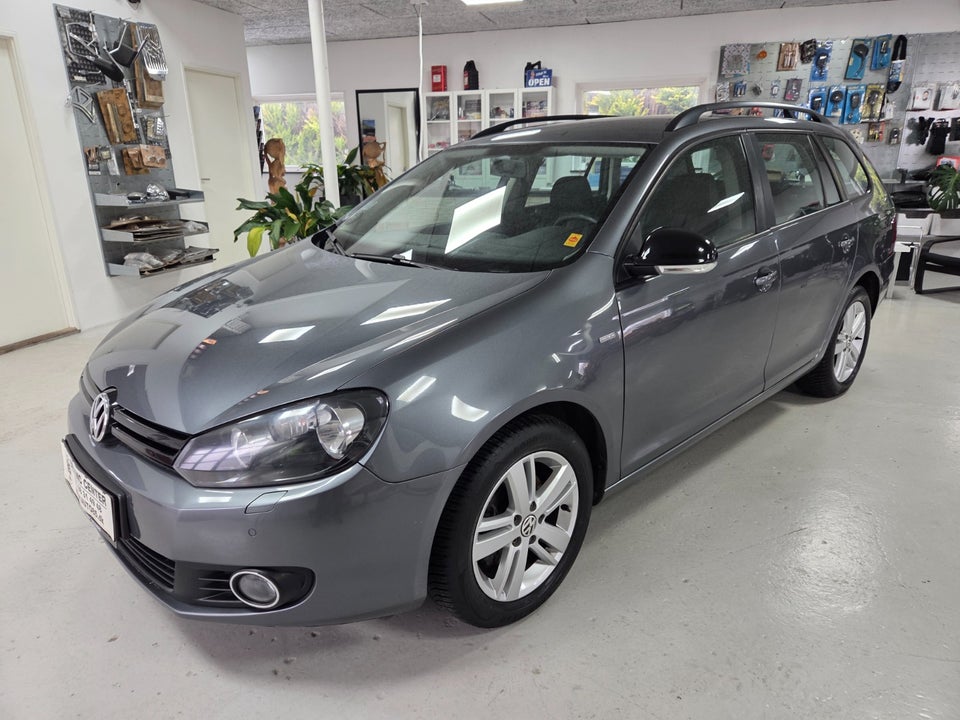 VW Golf VI 1,6 TDi 105 Match Variant BMT 5d