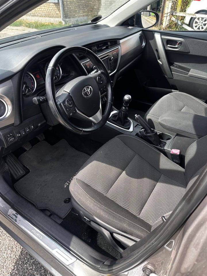 Toyota Auris 1,3 VVT-i T2+ 5d