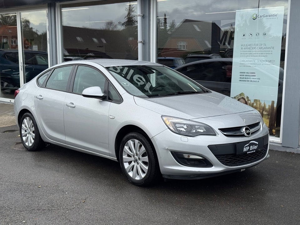 Opel Astra 1,4 T 140 Enjoy 4d