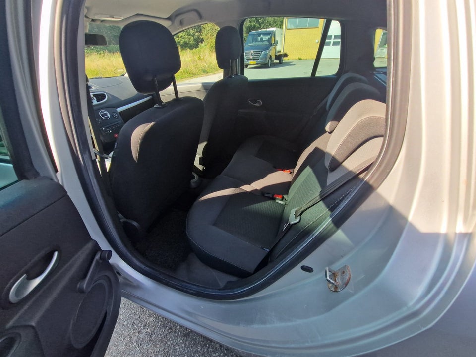 Renault Clio III 1,5 dCi 68 Authentique 5d