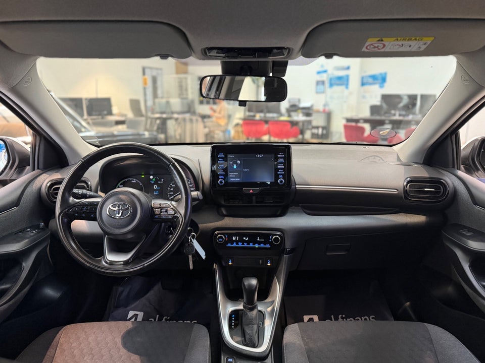 Toyota Yaris 1,5 Hybrid H1 e-CVT 5d