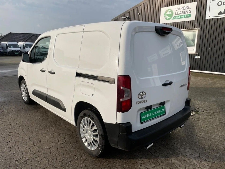 Toyota ProAce City 1,5 D 102 Medium Comfort 6d