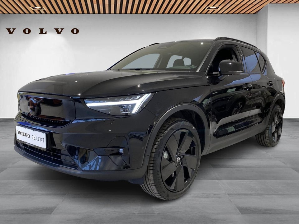 Volvo EX40 Standard Range Black Edition 5d