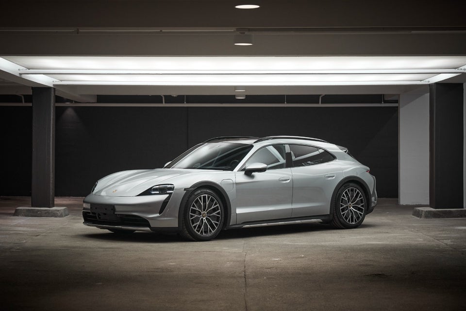 Porsche Taycan 4 Performance+ Cross Turismo 5d