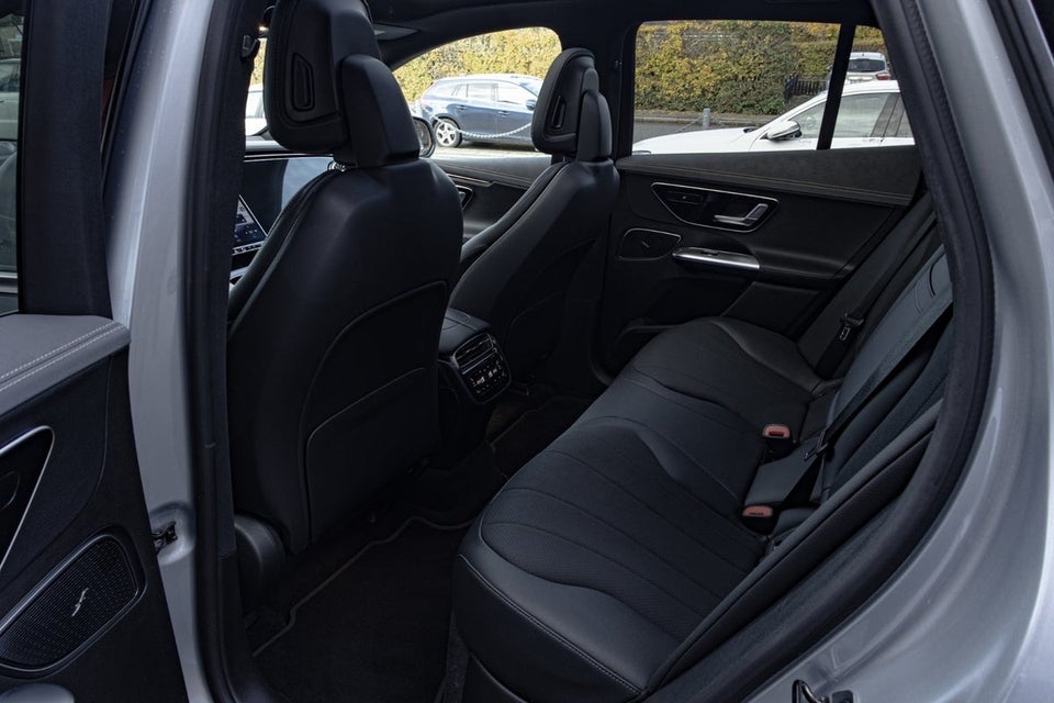 Mercedes EQE300 SUV 5d