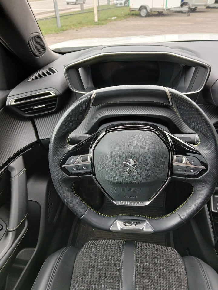 Peugeot e-2008 50 GT Sky 5d