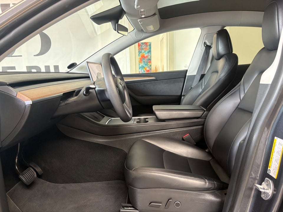 Tesla Model Y RWD 5d