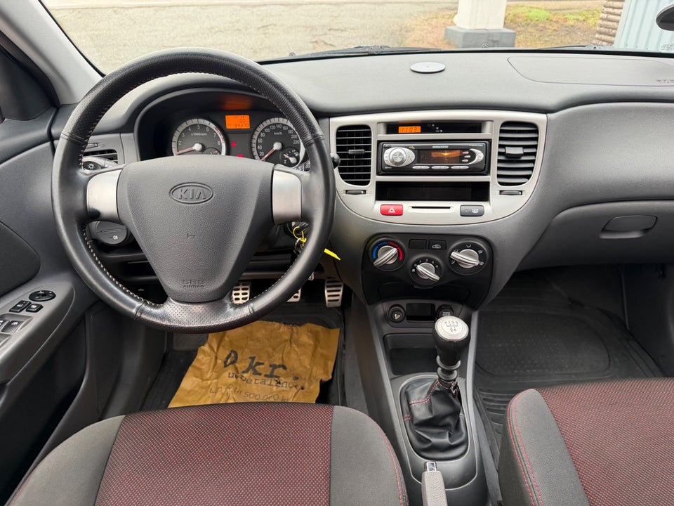 Kia Rio 1,4 EX 5d