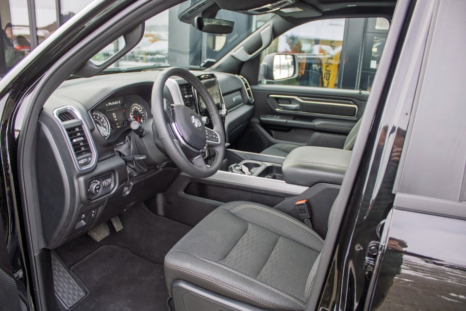 Dodge RAM 1500 3,0 Big Horn Night aut. 4d