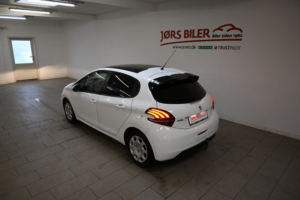 Peugeot 208 1,6 BlueHDi 100 Chili Sky 5d