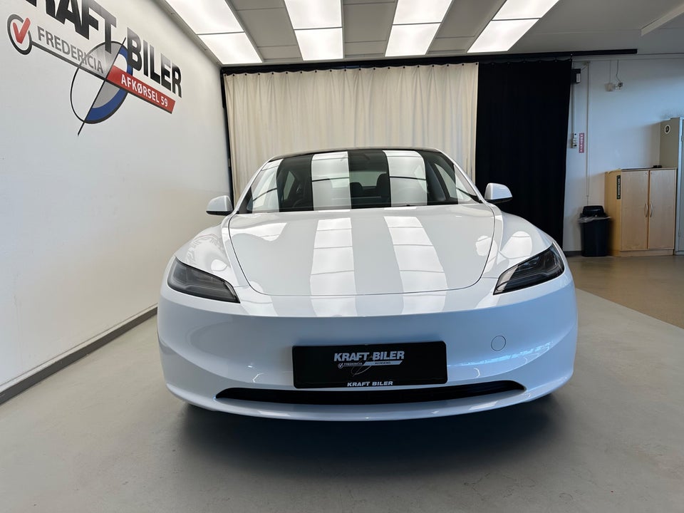 Tesla Model 3 RWD 4d