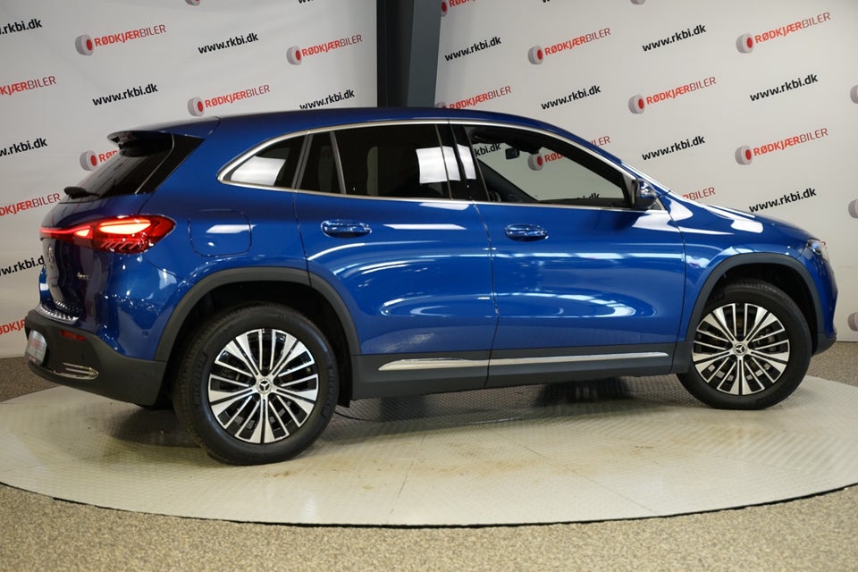 Mercedes EQA300 Progressive 4Matic 5d