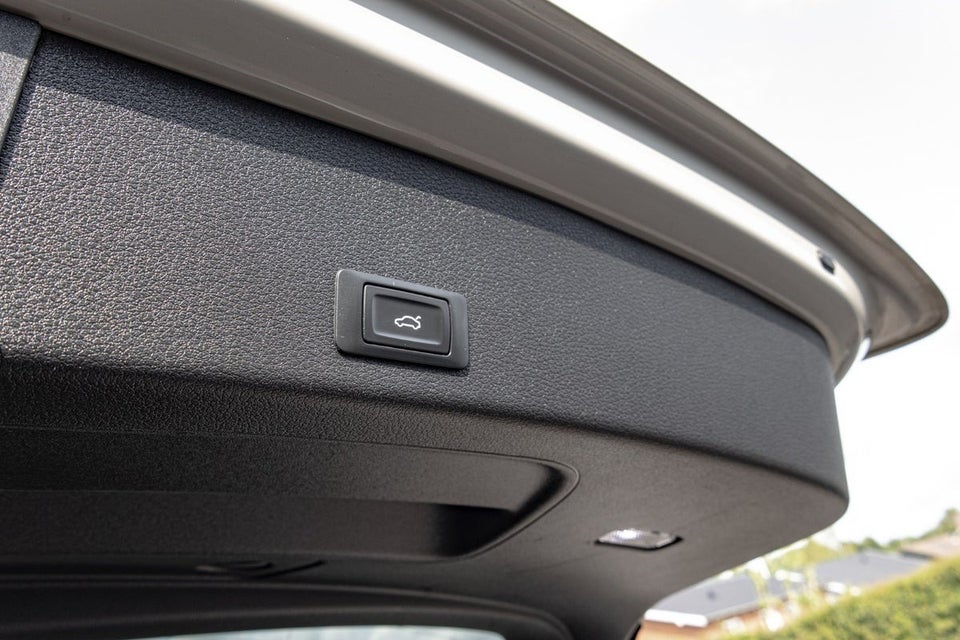 Audi e-tron 55 quattro 5d