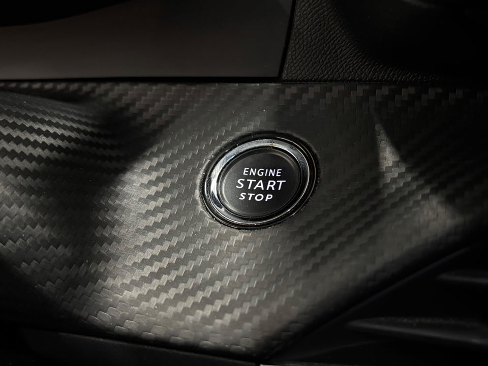 Peugeot 2008 1,2 PureTech 130 Selection Tech EAT8 5d