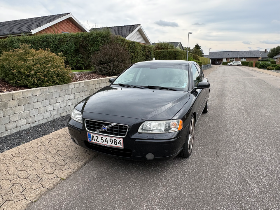 Volvo S60 2,5 T Summum aut. 4d
