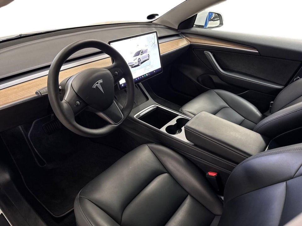 Tesla Model 3 Long Range RWD 4d