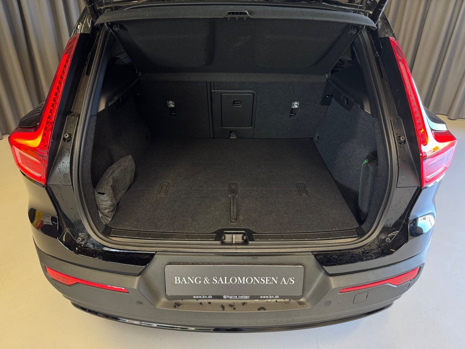 Volvo EX40 Extended Range Black Edition Excess 5d