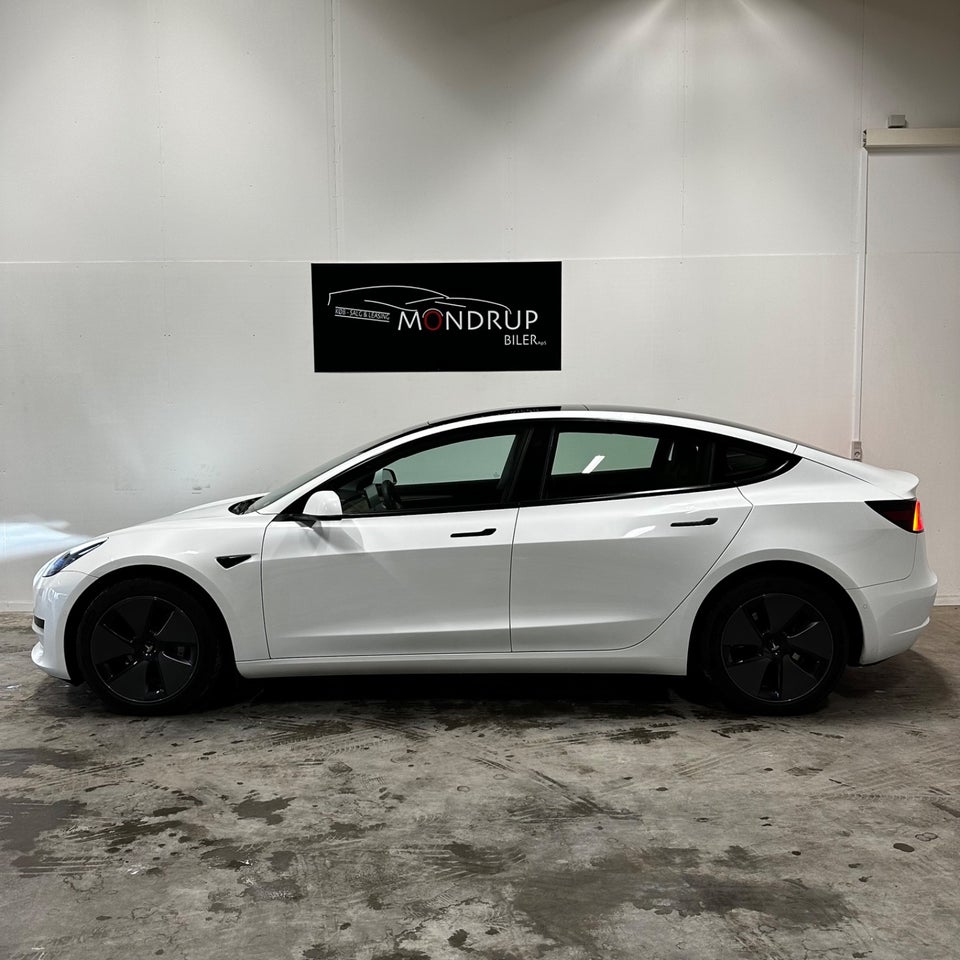 Tesla Model 3 RWD 4d