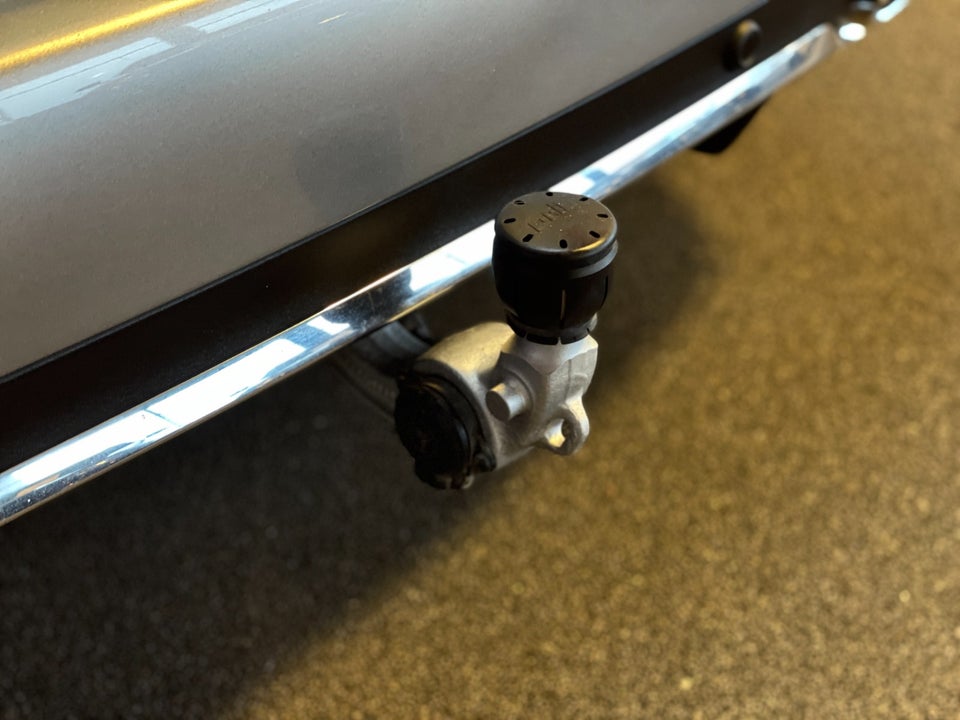 Mercedes E300 de 2,0 AMG Line stc. aut. 4Matic 5d