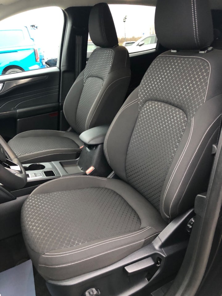 Ford Kuga 2,5 PHEV Titanium CVT 5d