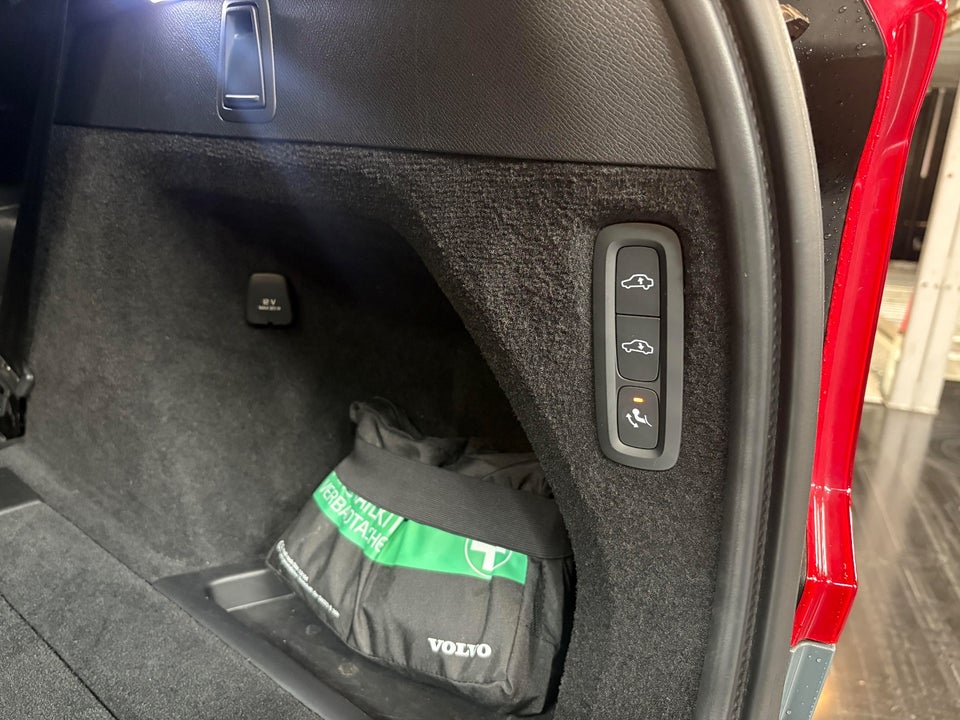 Volvo XC90 2,0 T8 ReCharge Ultimate Dark aut. AWD 7prs 5d