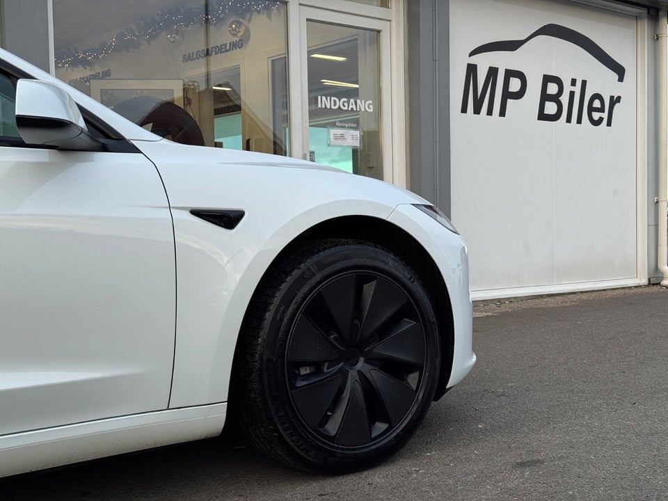 Tesla Model 3 Long Range AWD 4d