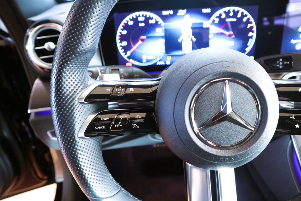 Mercedes E300 e 2,0 AMG Line stc. aut. 5d