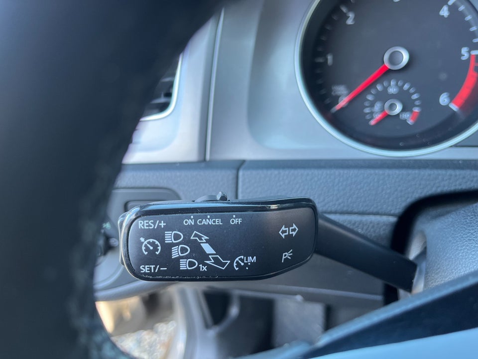 VW Golf VII 1,6 TDi 110 BlueMotion Variant 5d