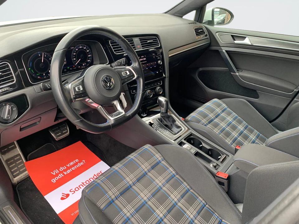 VW Golf VII 1,4 GTE DSG 5d