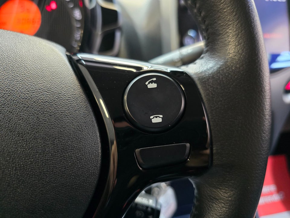 Toyota Aygo 1,0 VVT-i x-press 5d