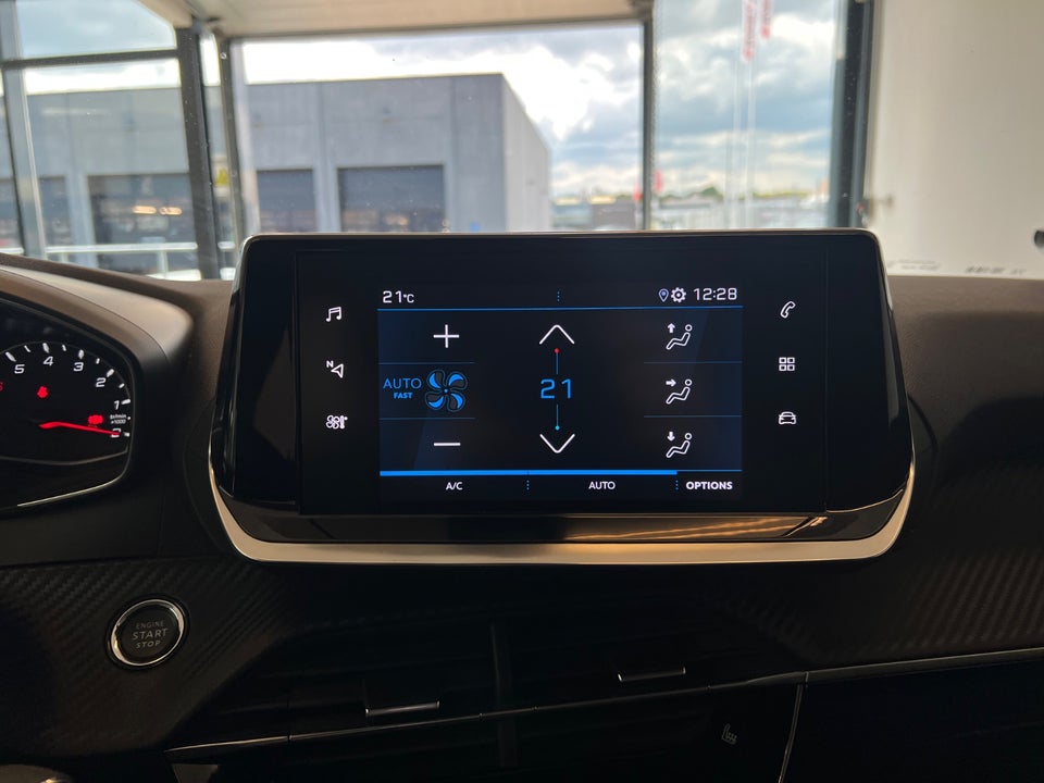 Peugeot 208 1,2 PureTech 100 Active 5d