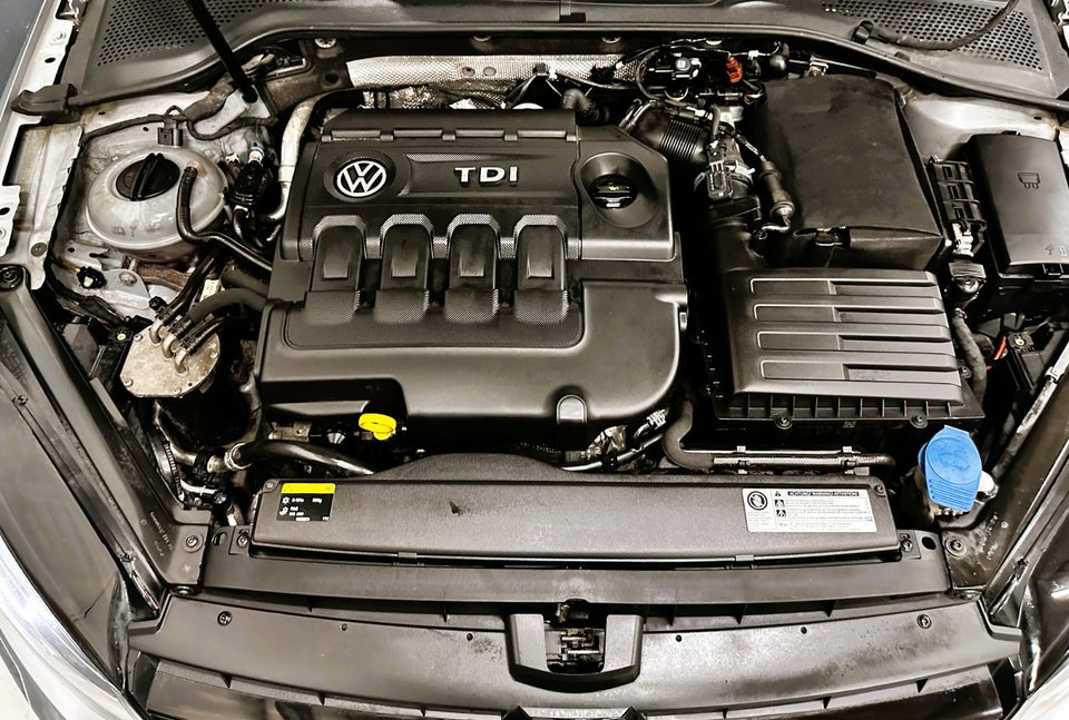 VW Golf VII 1,6 TDi 110 Highline Variant DSG BMT 5d