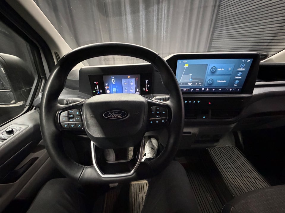 Ford Transit Custom 320 L2 2,0 EcoBlue Trail