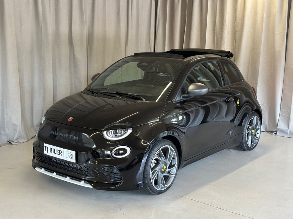 Abarth 500e Scorpionissima Cabrio 2d