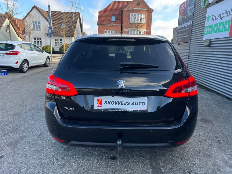 Peugeot 308 1,5 BlueHDi 130 Allure Sky SW 5d