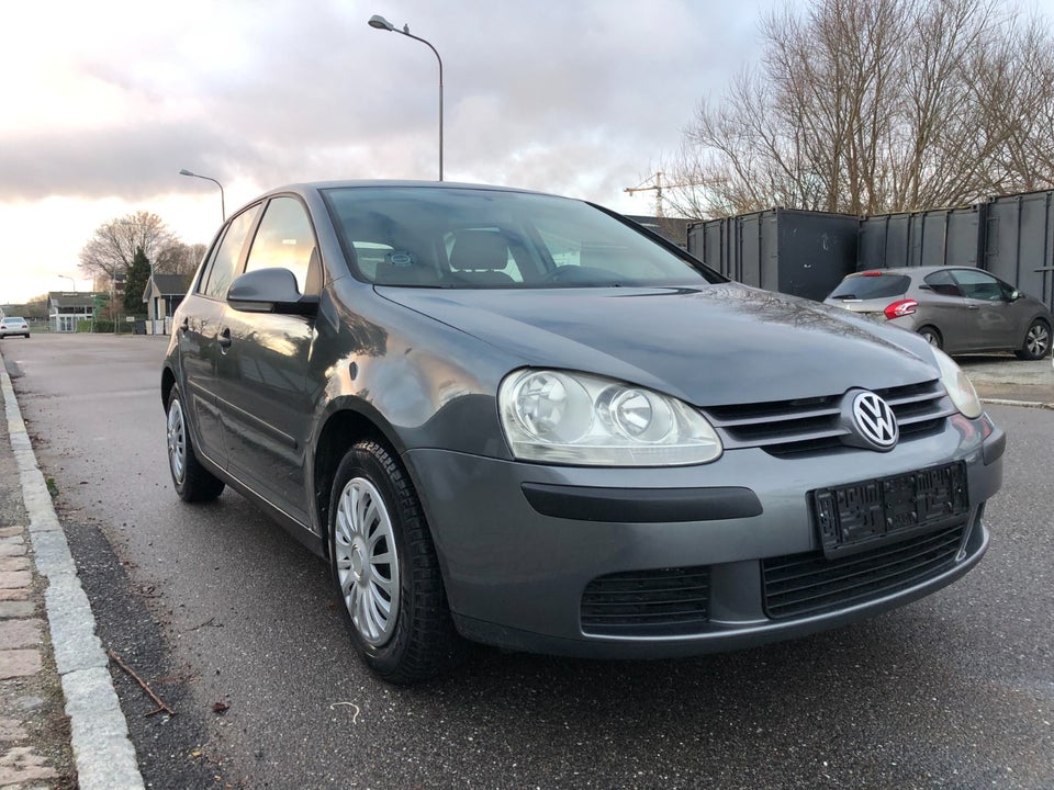 VW Golf V 1,6 Trendline 5d