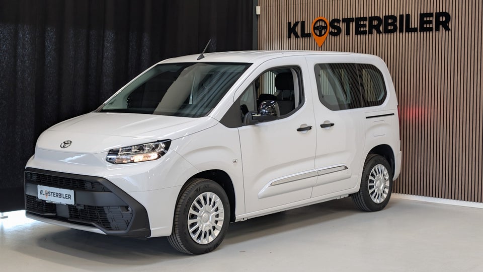 Toyota ProAce City Verso 50 Medium Family 5d