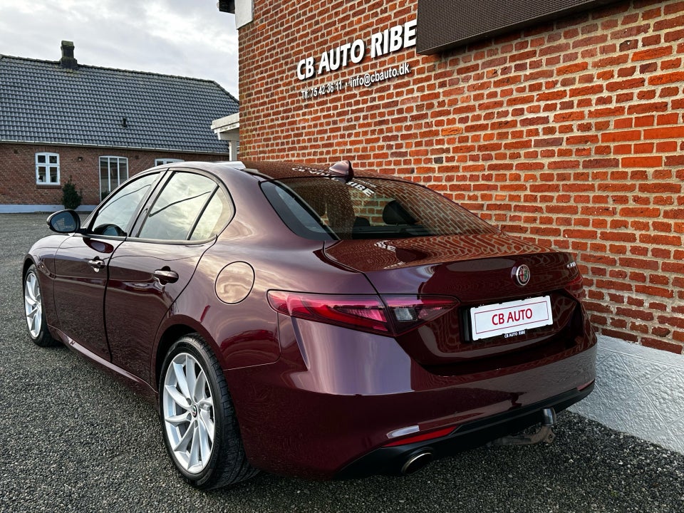 Alfa Romeo Giulia 2,0 T 200 Super aut. 4d