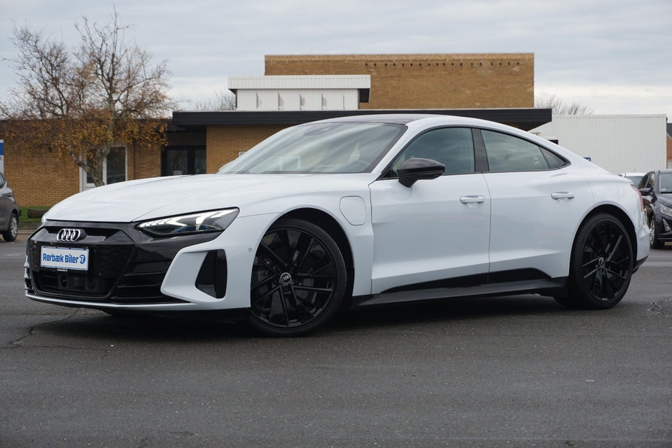 Audi e-tron GT quattro 4d