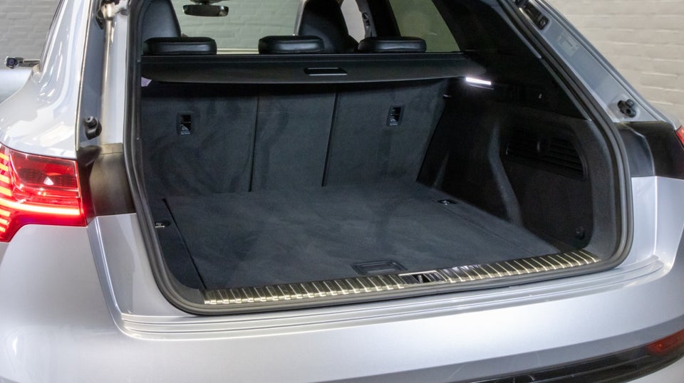 Audi e-tron 55 S-line quattro 5d