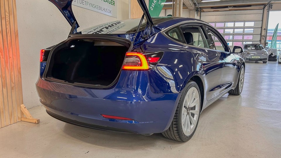 Tesla Model 3 Standard Range+ RWD 4d