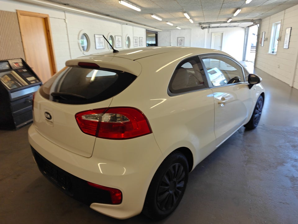 Kia Rio 1,2 CVVT Base 3d